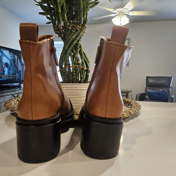 FRANCO SARTO Brown Leather Ankle Boots leather Block Heel Booties Sz 8 - Picture 3 of 14